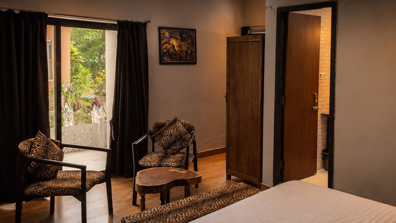 Home leopard room